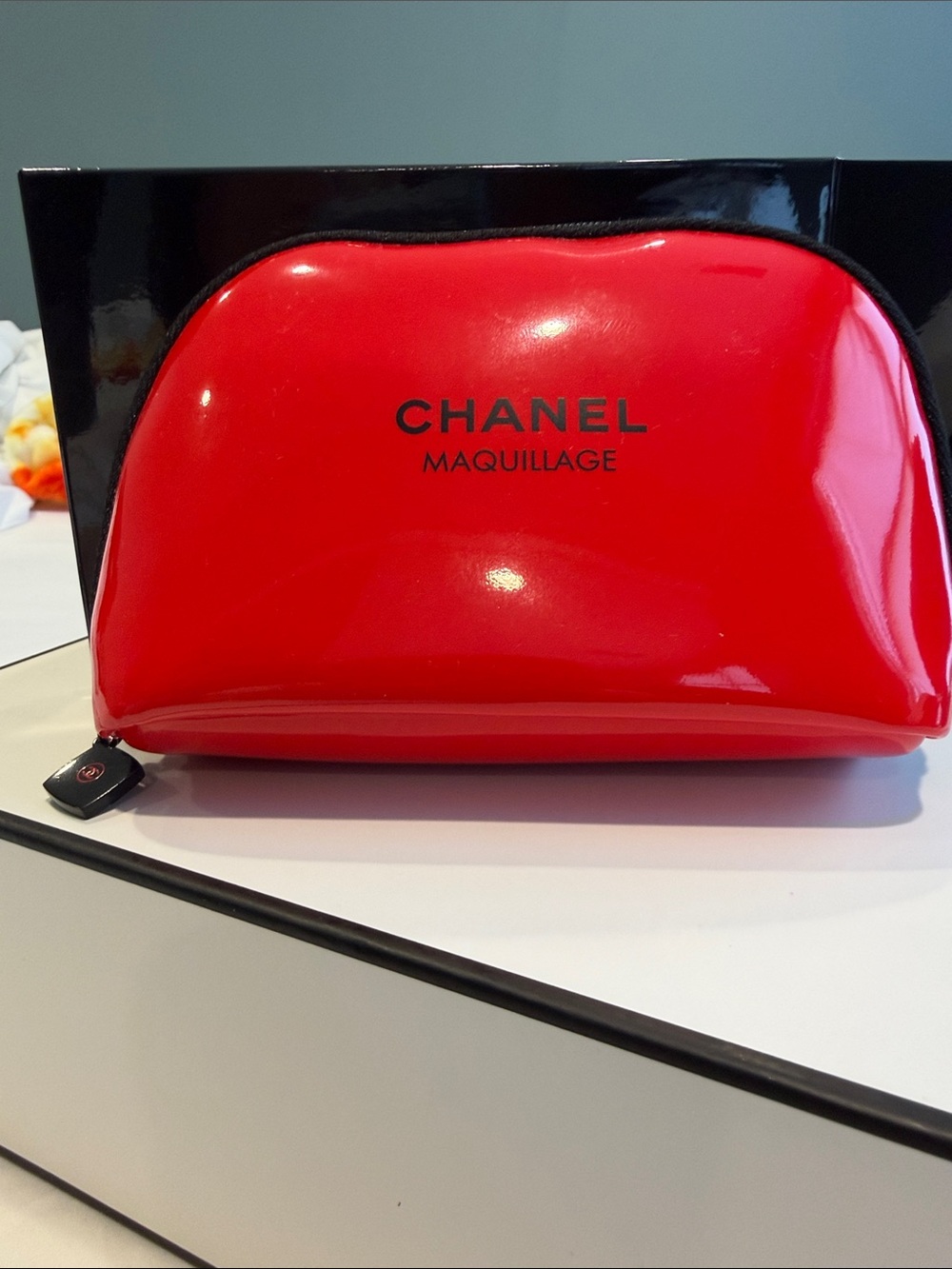 CHANEL Maquillage Red Patent pouch